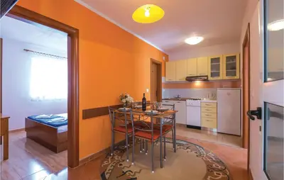 Kuhinja ili čajna kuhinja u objektu Nice Apartment In Makarska