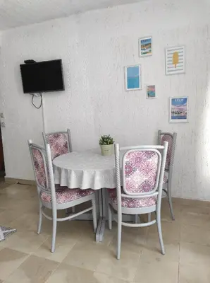 TV i/ili zabavni centar u objektu Studio apartment Tonći