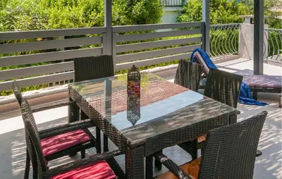 Balkon ili terasa u objektu 2 Bedroom Awesome Apartment In Sutivan