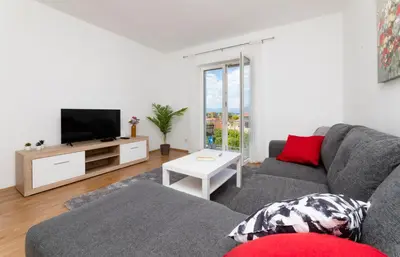 TV i/ili zabavni centar u objektu Apartment Nona - Center, 150 meters from the beach