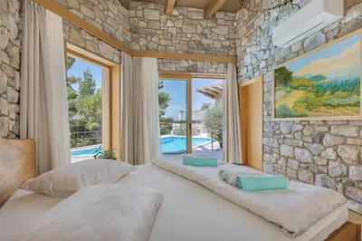 Bazen u objektu Villa BIOKOVO BAST ili u blizini
