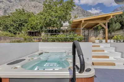 Pogled na planine ili pogled na planine iz apartmana