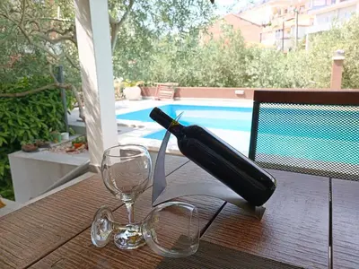 Bazen u objektu Villa Vlade- from the heated pool to the beach in 1 minute ili u blizini