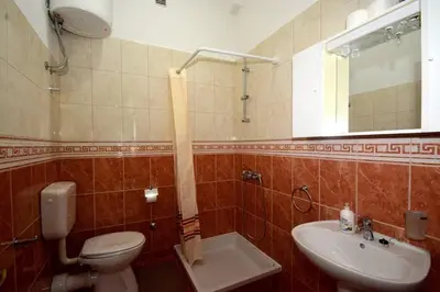 Kupaonica u objektu Villa Vlade- from the heated pool to the beach in 1 minute