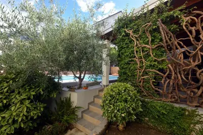 Bazen u objektu Villa Vlade- from the heated pool to the beach in 1 minute ili u blizini