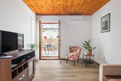 TV i/ili zabavni centar u objektu Apartman Lulu