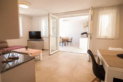 TV i/ili zabavni centar u objektu Apartment CasArosa - Free Private Parking