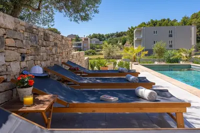Bazen u objektu Villa Praska with private 28,5 sqm pool, 3 en-suite bedrooms, Sauna, 1km to Beach ili u blizini