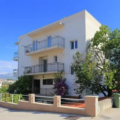 Apartments by the sea Podstrana