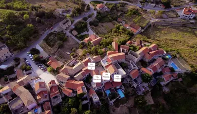 Ptičja perspektiva objekta Dvor Pitve Villas