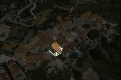 Ptičja perspektiva objekta Dvor Pitve Villas