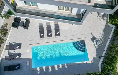 Bazen u objektu Beautiful Home In Bast ili u blizini