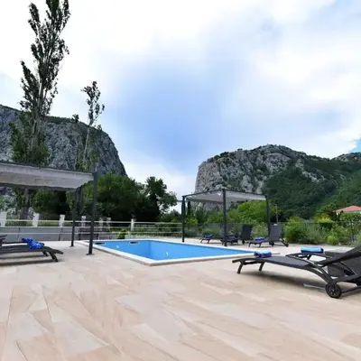 Villa Sophia with private swimming pool near the beach!