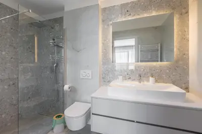 Kupaonica u objektu Luxury Villa RoMa 1 ,with heated saltwater pool, parking, high speed Internet, BBQ,