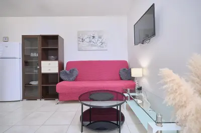 TV i/ili zabavni centar u objektu House Roza