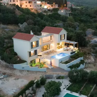 Villa Aurora