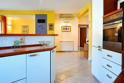 Kuhinja ili čajna kuhinja u objektu Apartments Tonka