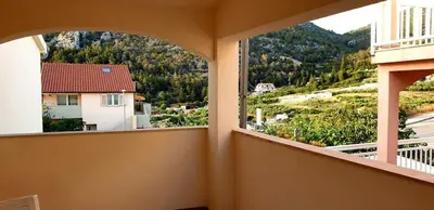 Pogled na planine ili pogled na planine iz apartmana