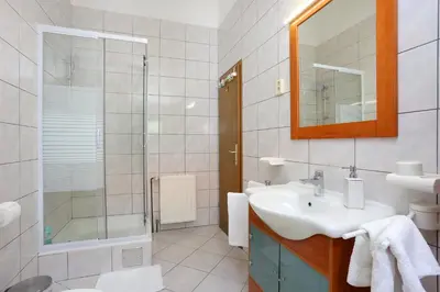 Kupaonica u objektu Family friendly house with a swimming pool Gornje Sitno, Split - 20009