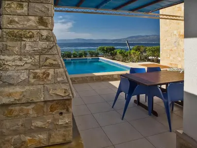 Bazen u objektu Villas Violet & Rosemary ili u blizini