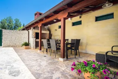 Zgrada u kojoj se nalazi apartman