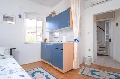 Kuhinja ili čajna kuhinja u objektu Apartman studio Stari Grad 2