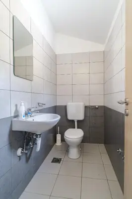 Kupaonica u objektu Rooms Plaža Divuje