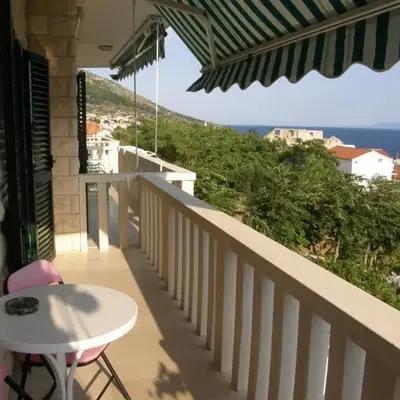 Apartment in Bol with sea view