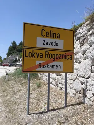 Certifikat, nagrada, logo ili neki drugi dokument izložen u objektu Apartments Lile by the sea, Čelina Zavode
