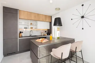 Kuhinja ili čajna kuhinja u objektu SEAFRONT VILLA for 10 people!
