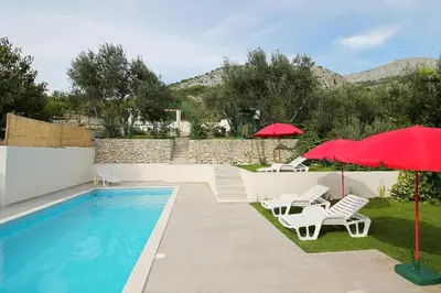 Bazen u objektu Villa Marietta Equino ili u blizini