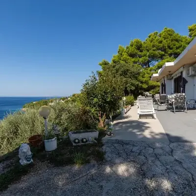 Apartments with parking space Stanici