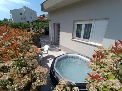 Bazen u objektu Holiday Home Relax ili u blizini