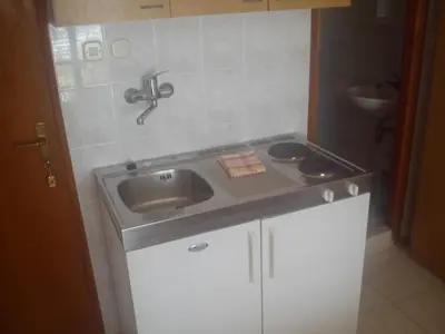 Kuhinja ili čajna kuhinja u objektu Studio apartment in Hvar town with sea views, terrace, air conditioning, WiFi 3615-5