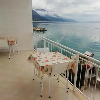 Apartment in Pisak with sea view