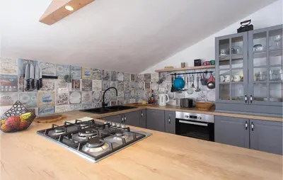 Kuhinja ili čajna kuhinja u objektu Awesome Apartment In Suhi Potok, Jesenice