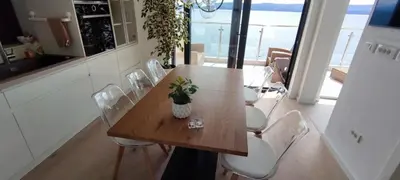 Kuhinja ili čajna kuhinja u objektu Rift Luxury Apartments