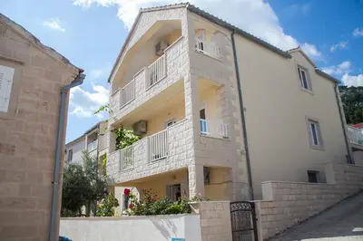 Zgrada u kojoj se nalazi apartman