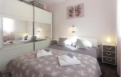 Krevet ili kreveti u jedinici u objektu Amazing Apartment In Jesenice With Wifi