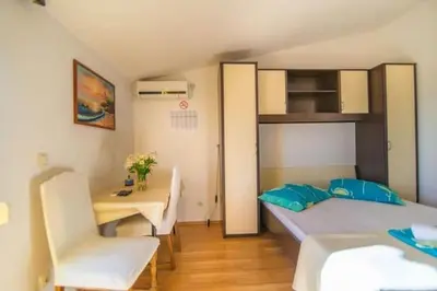 Krevet ili kreveti u jedinici u objektu Studio apartment in Dugi Rat with sea view, balcony, air conditioning, WiFi 5113-2