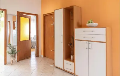 Kuhinja ili čajna kuhinja u objektu Pet Friendly Apartment In Podstrana With Wifi