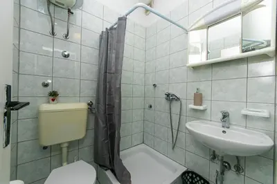 Kupaonica u objektu Apartments with WiFi Makarska - 19995