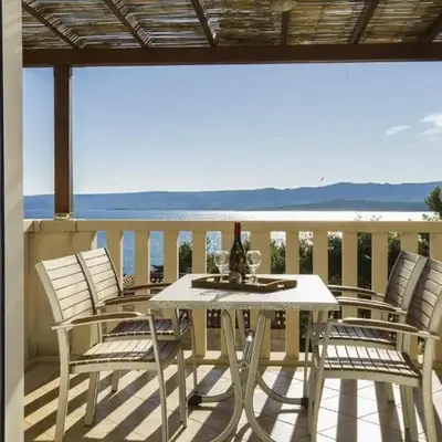Apartment in Bol with sea view