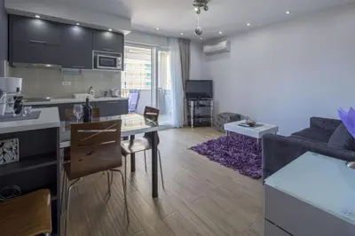 Kuhinja ili čajna kuhinja u objektu Apartments by the sea Makarska - 20587