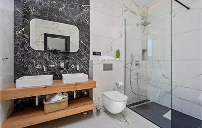 Kupaonica u objektu Pet Friendly Home In Omis With Sauna