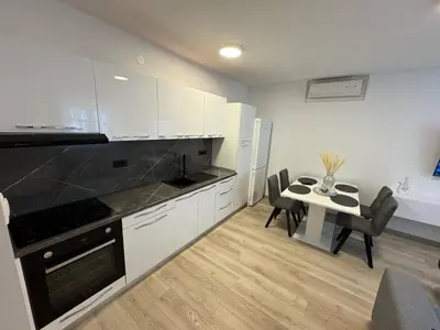 Kuhinja ili čajna kuhinja u objektu Apartman Iko