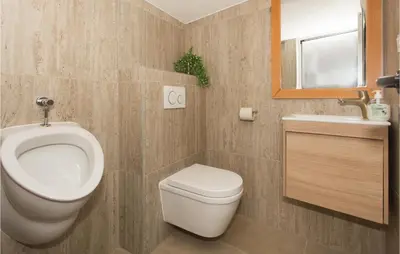 Kupaonica u objektu 1 Bedroom Beautiful Apartment In Podgrade