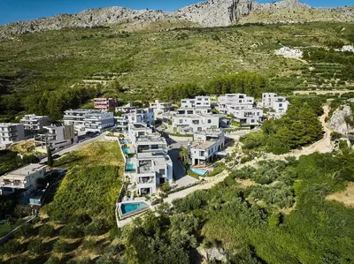 Pogled na planine ili pogled na planine iz vila