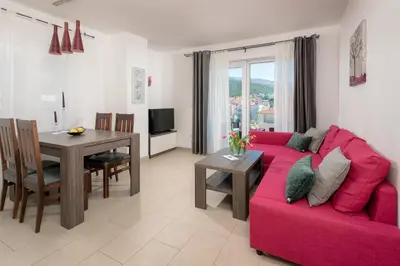 TV i/ili zabavni centar u objektu Azalea Apartments