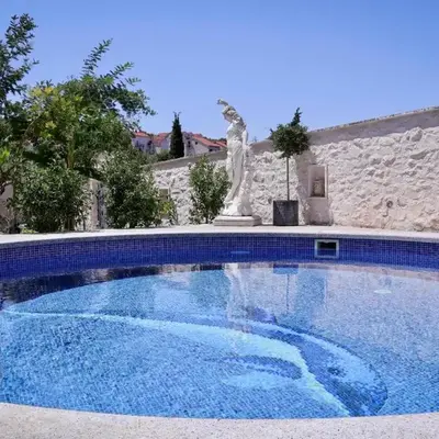 Luxury Villa Karla next to Beach on Island Brač